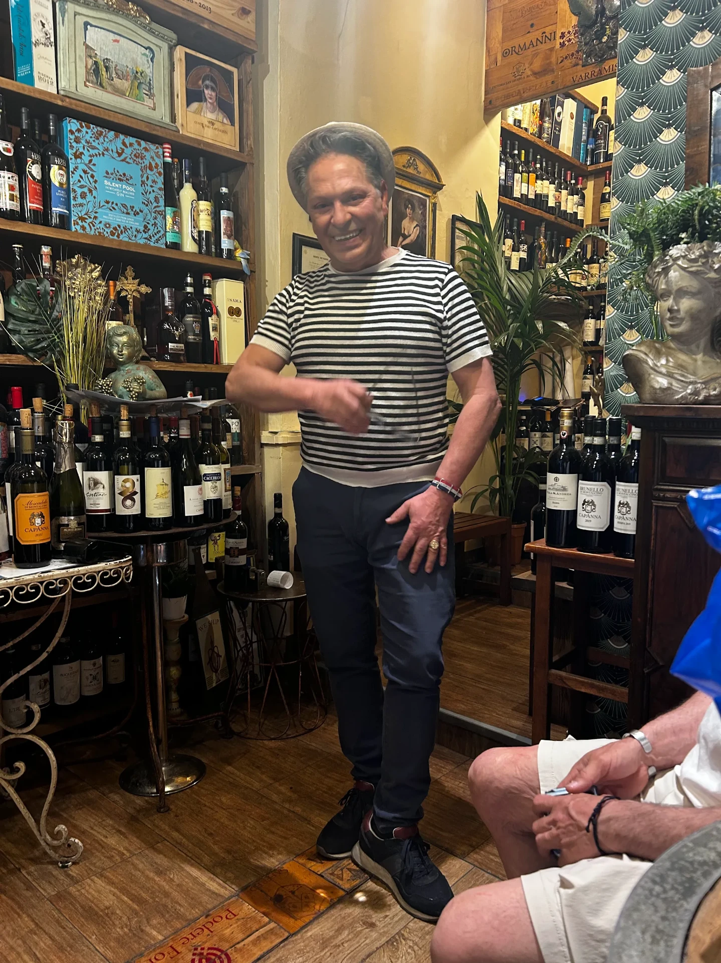Guests tasting Tuscan wine at Antiche Dogane in Florence (4)
