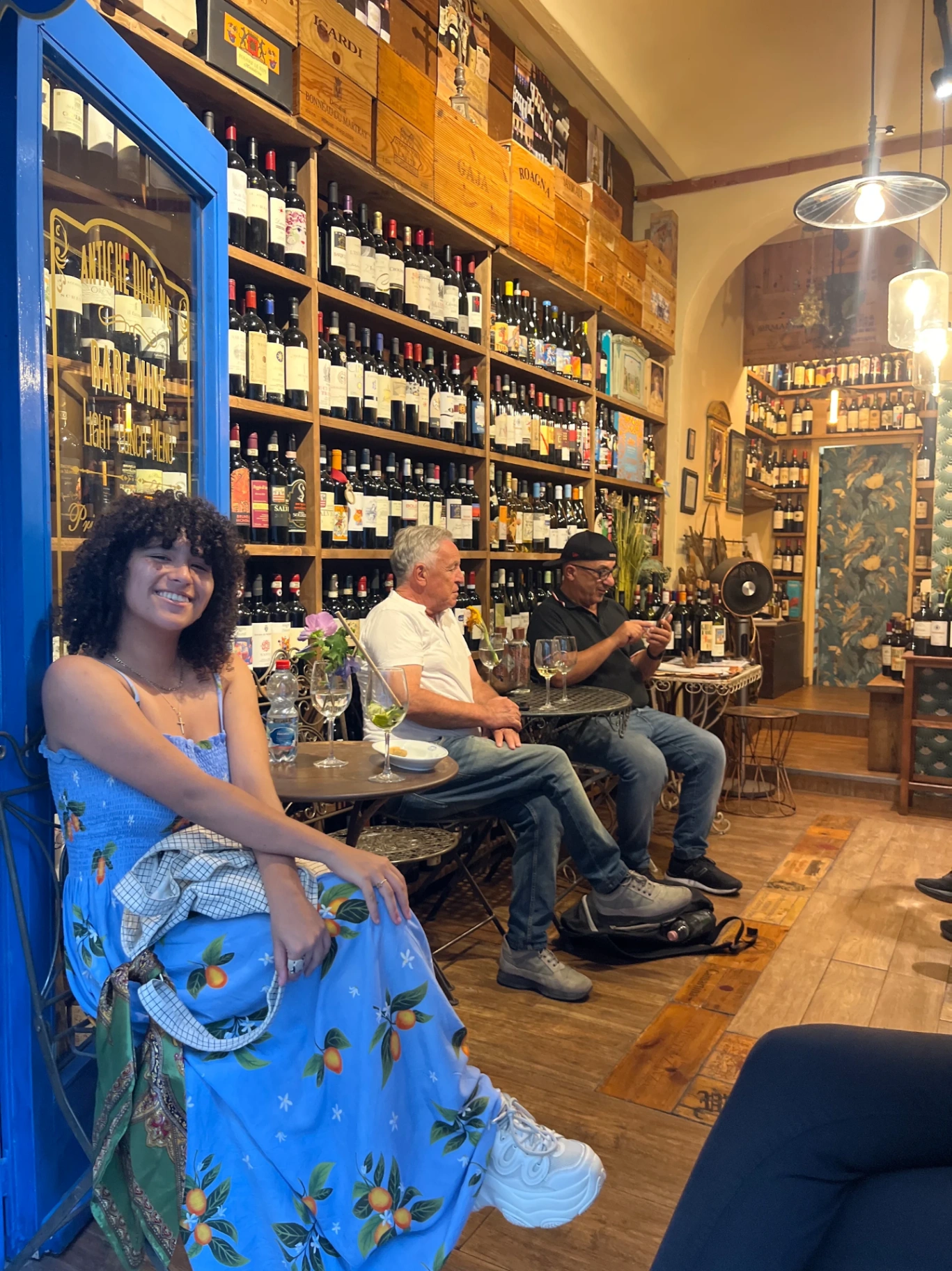 Guests tasting Tuscan wine at Antiche Dogane in Florence (9)